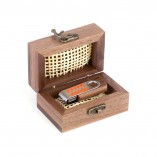csm-usb-stick-packaging-wooden-treasure-box-image-01