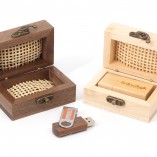 csm-usb-stick-packaging-wooden-treasure-box-image-04
