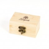 csm-usb-stick-packaging-wooden-treasure-box-image-05